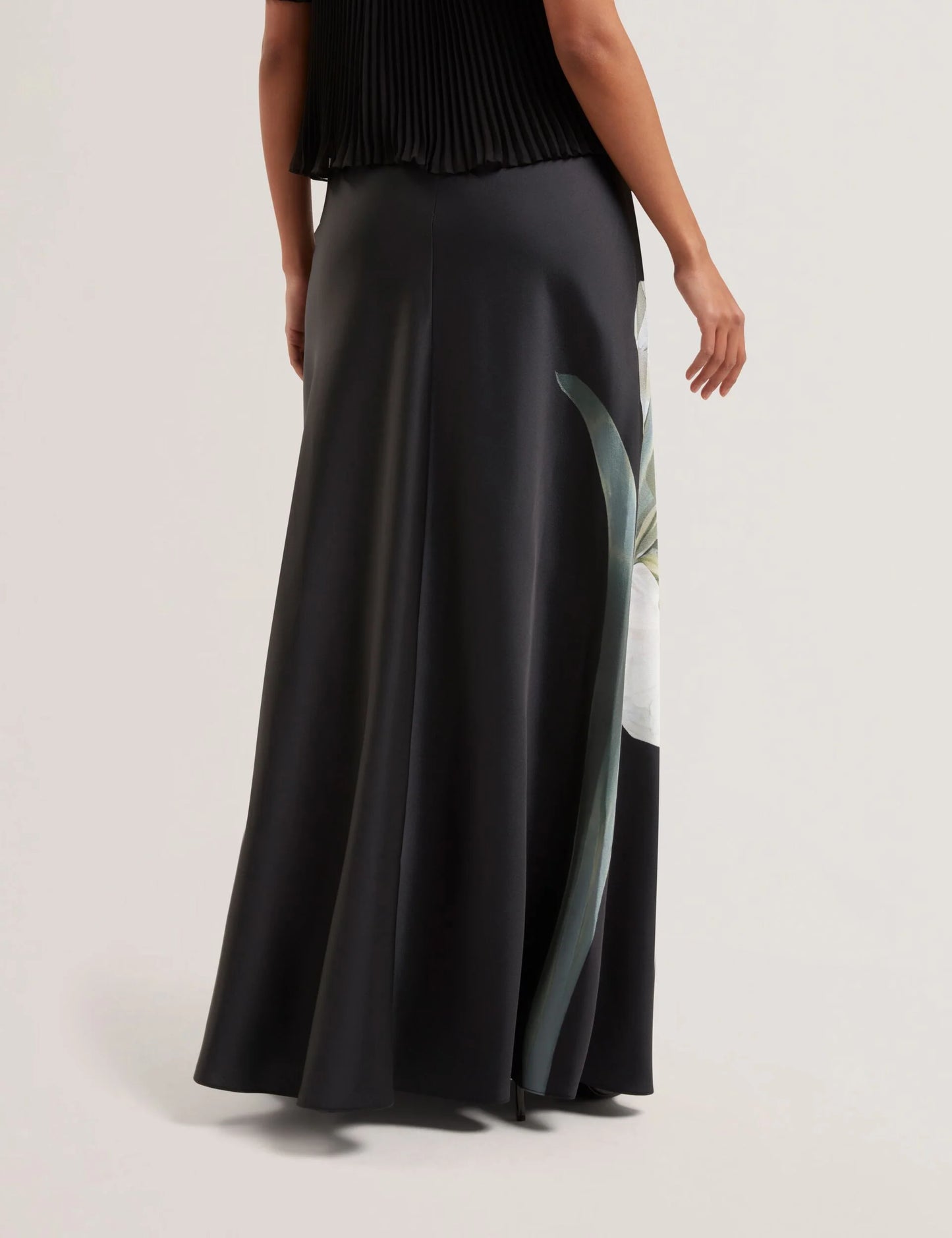 ZIONNA | BLACK