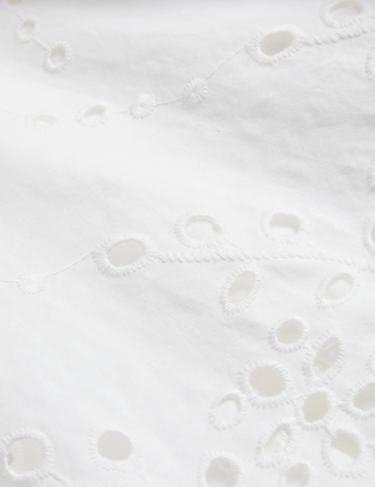 NIKAIA | WHITE