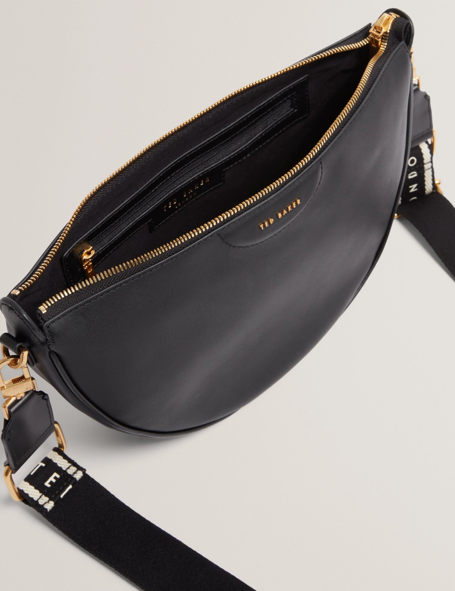 ESSINA | BLACK