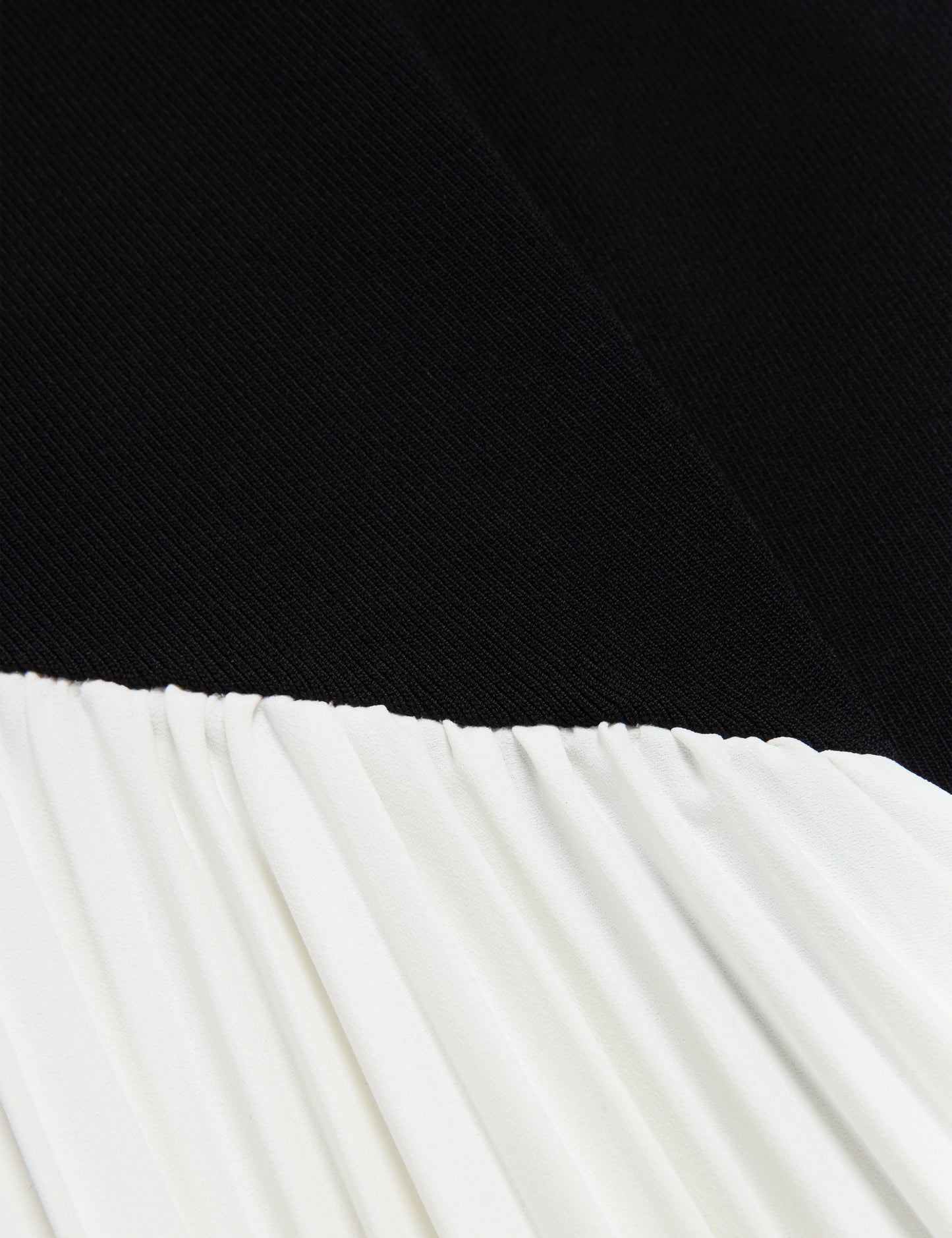 ZEERA | BLACK