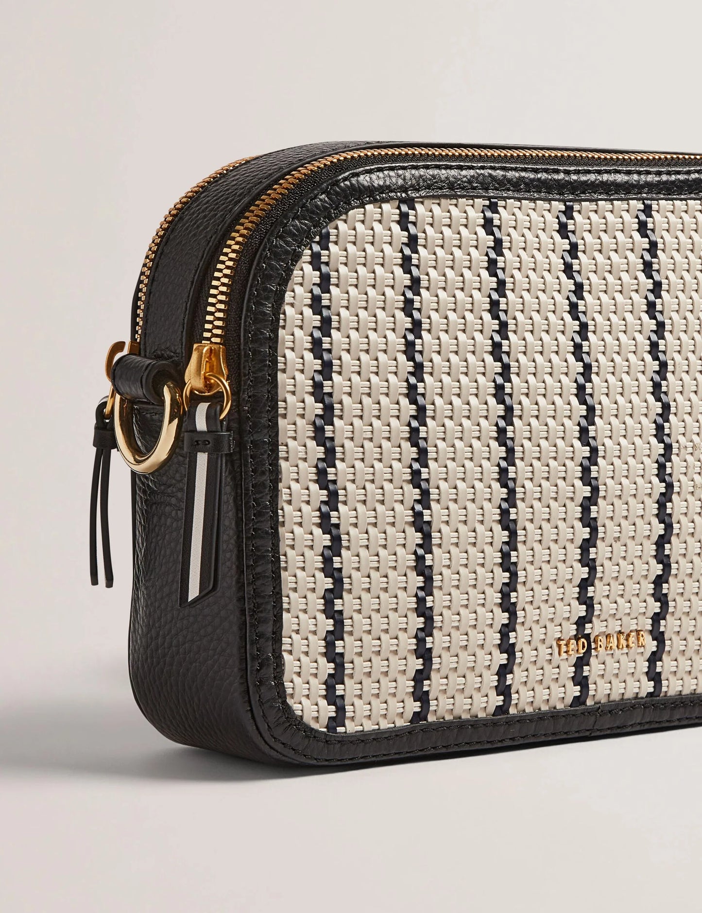 RIVEA | BLACK