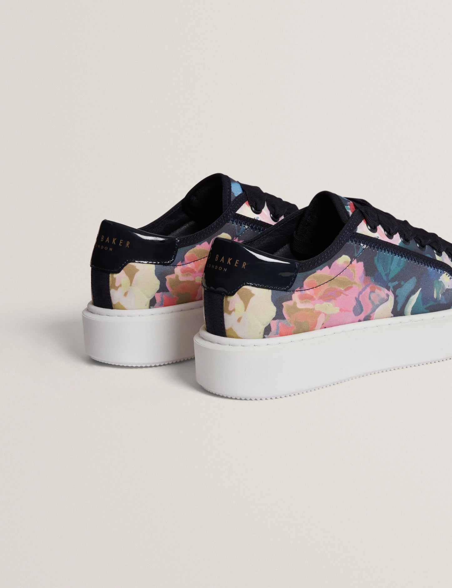 ZAIIRA | NAVY