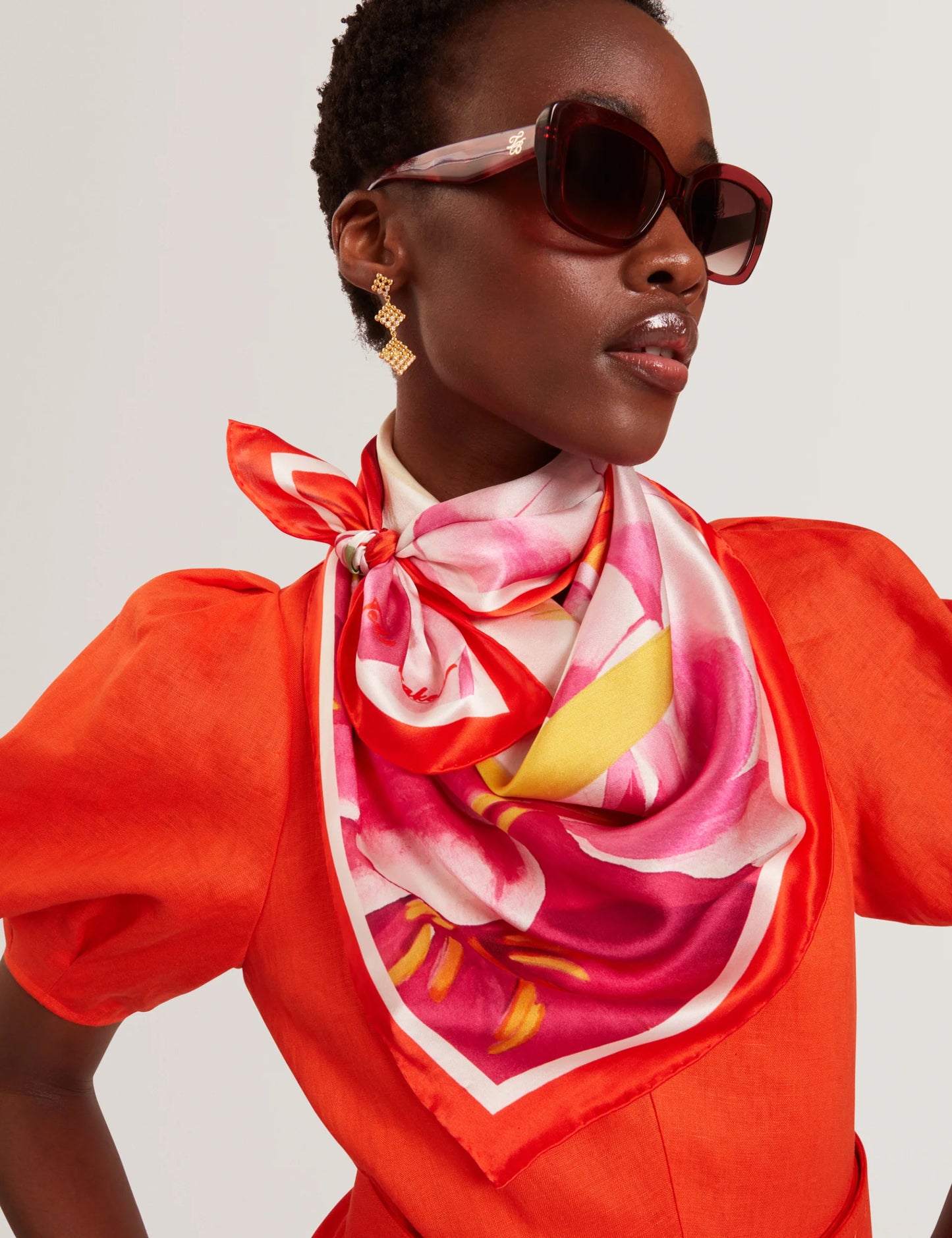 AMADIA | RED