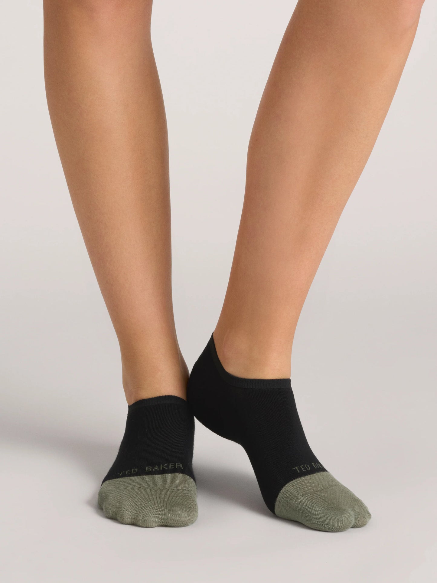 TRAINER LINER CONTRAST TOE | BLACK