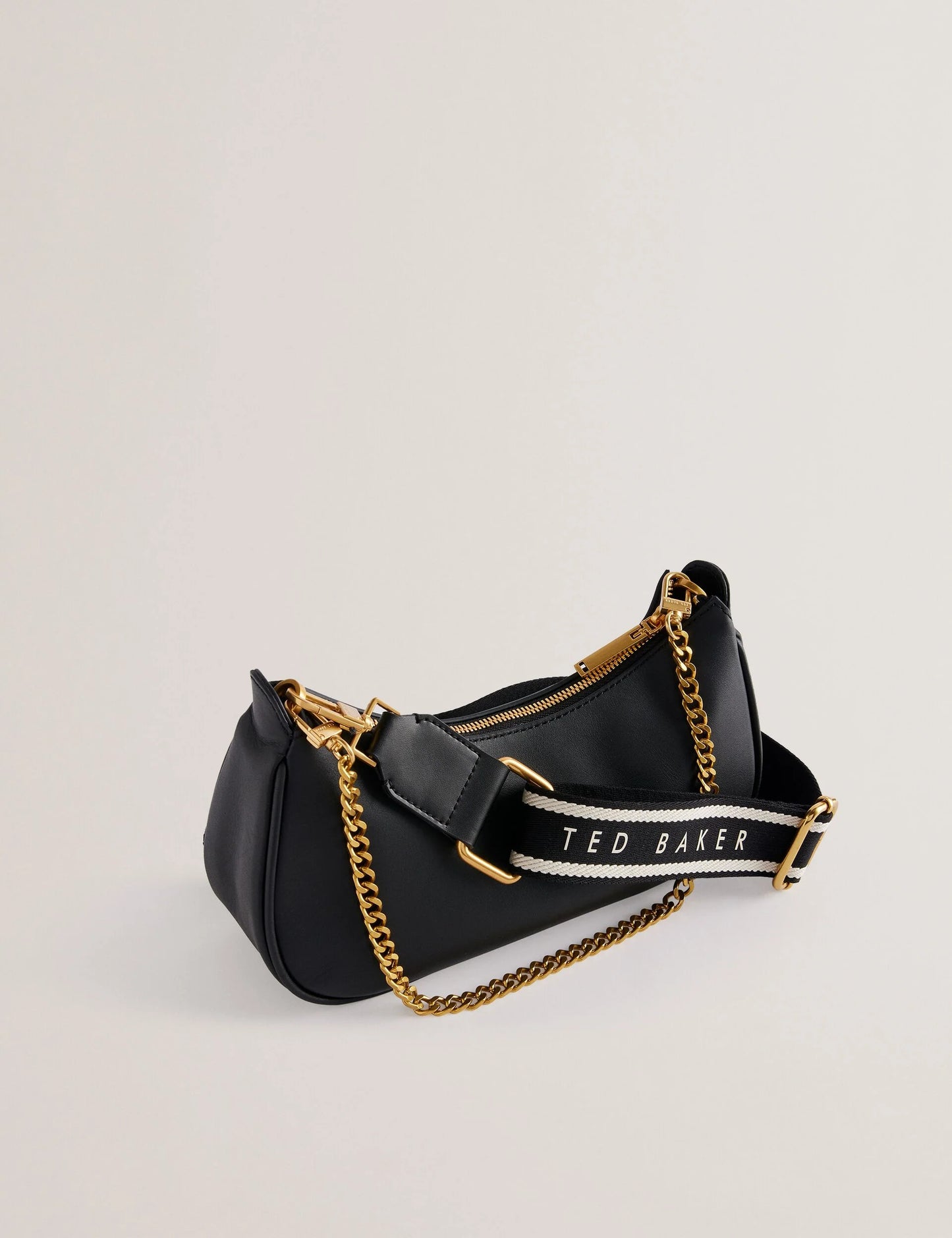 ESSIY | BLACK