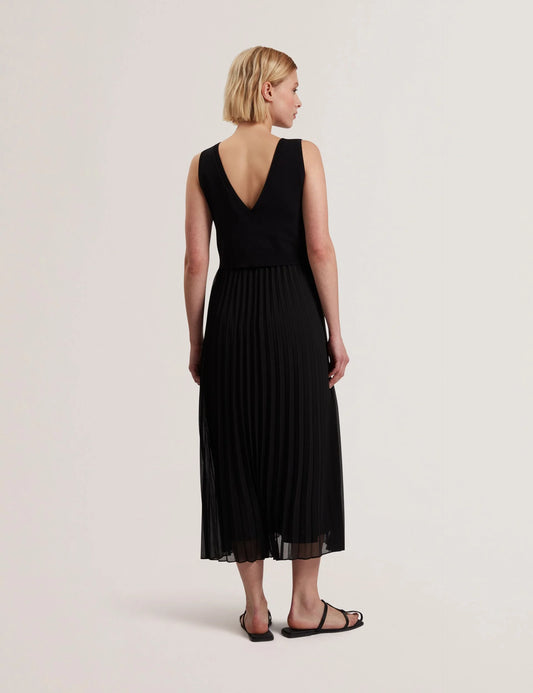 LARNAHH | BLACK