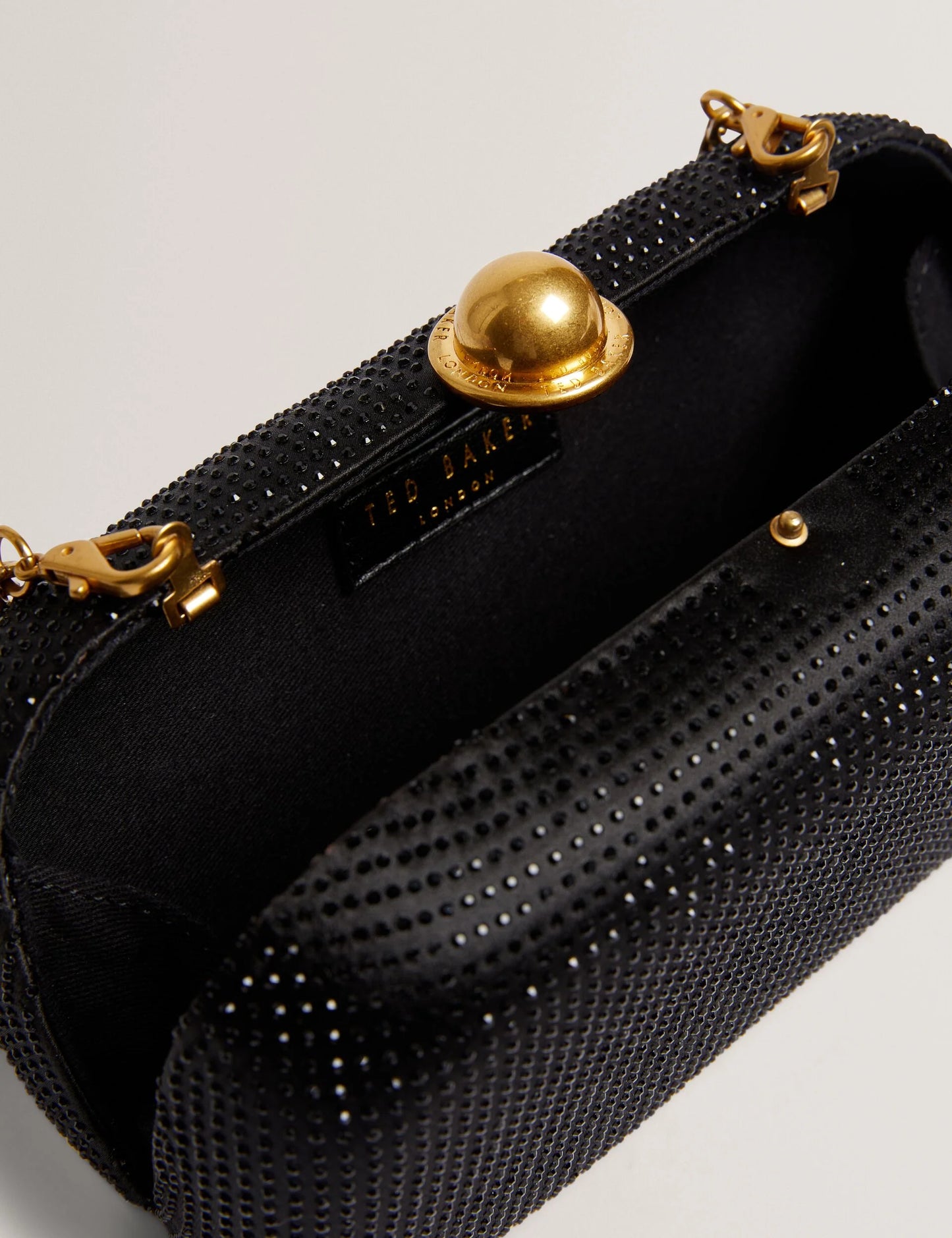 CRYZELA | BLACK