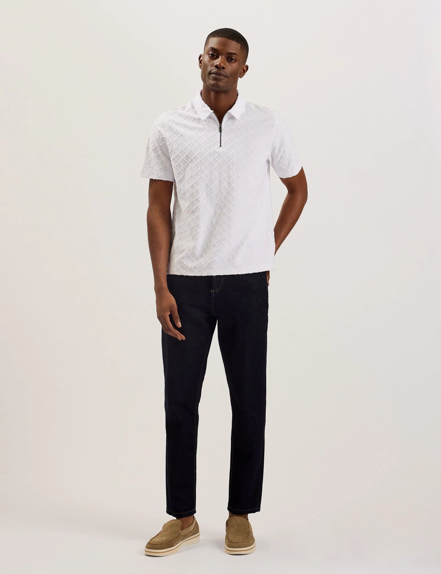 ANSOM | WHITE