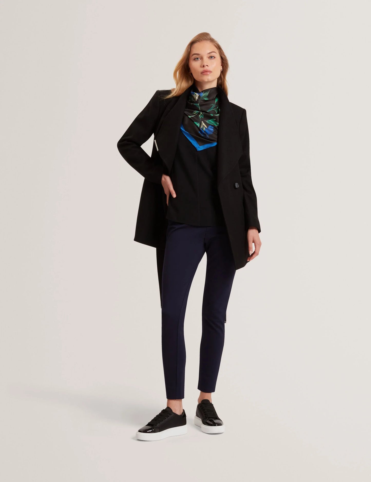 ROSESS | BLACK
