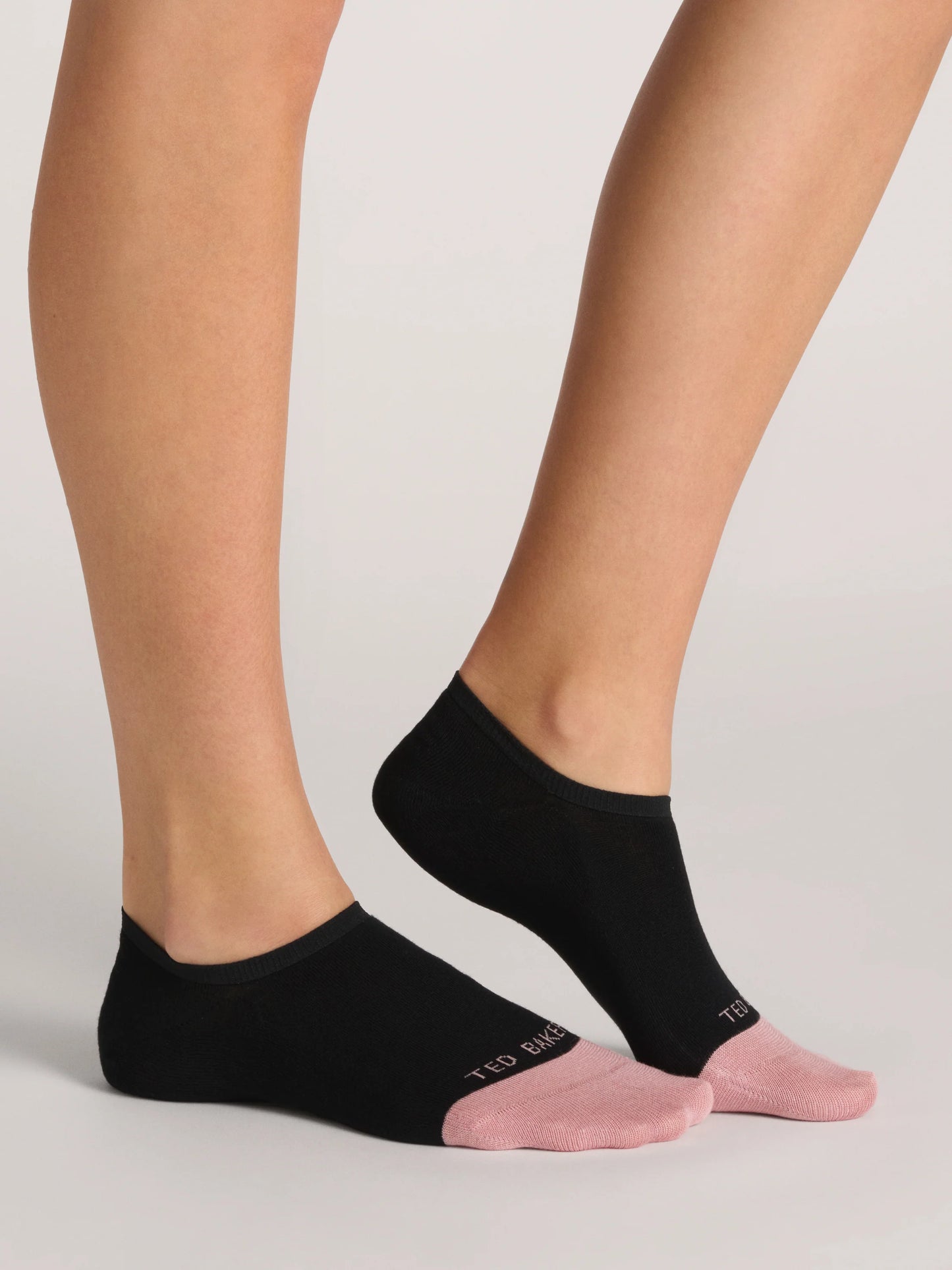 TRAINER LINER CONTRAST TOE | BLACK