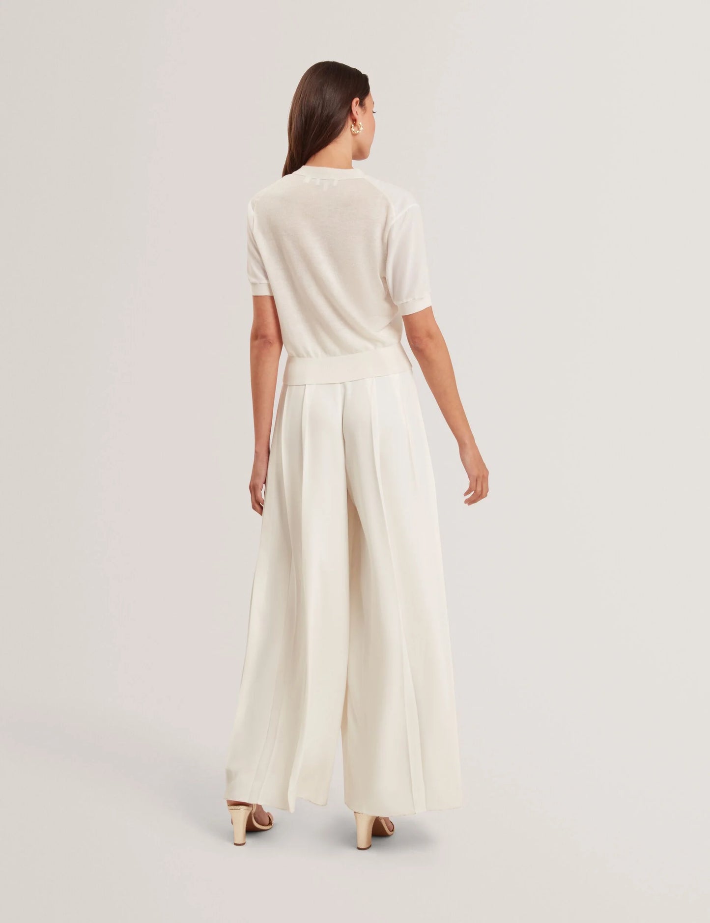 OFINA | WHITE