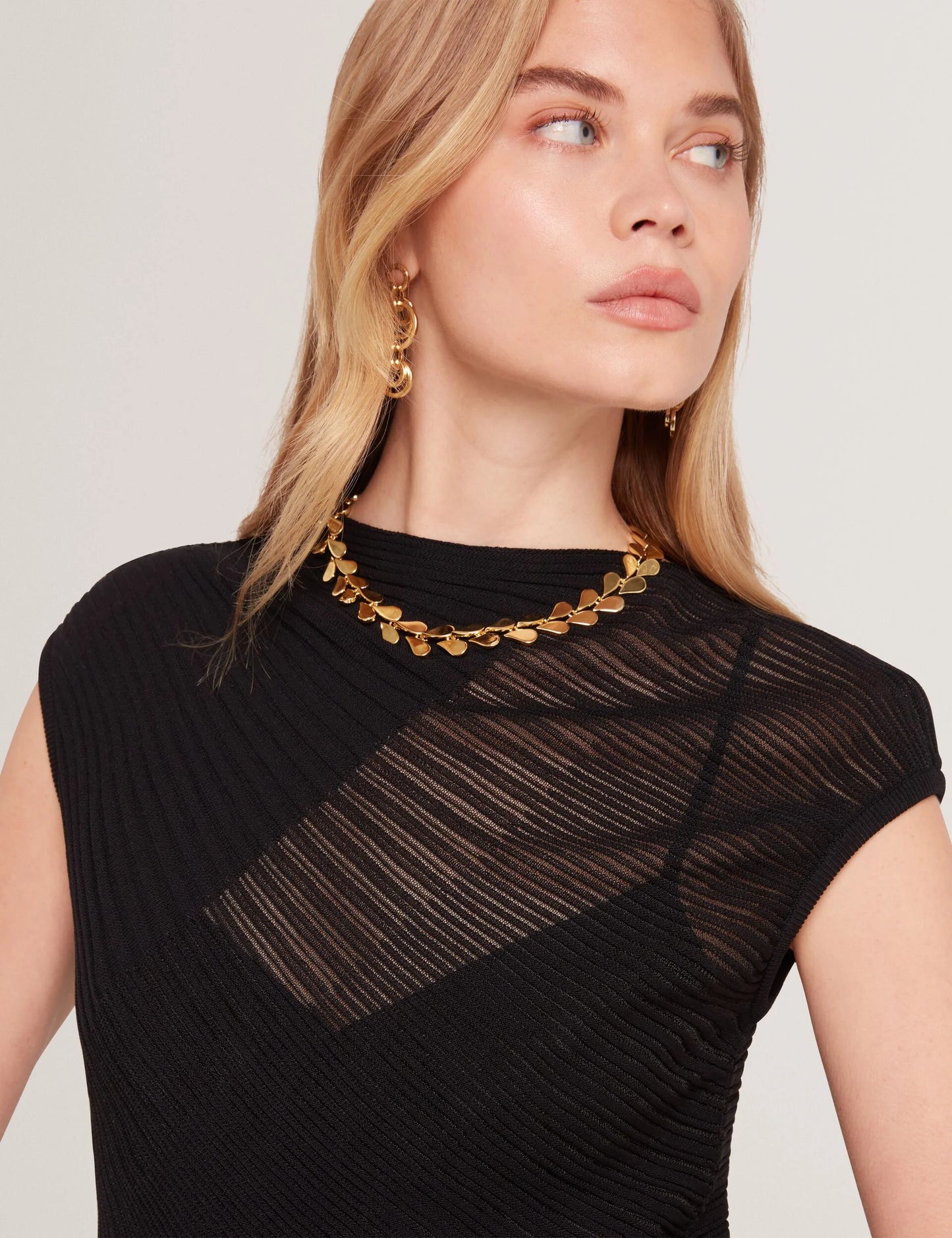 LAYYNII | BLACK