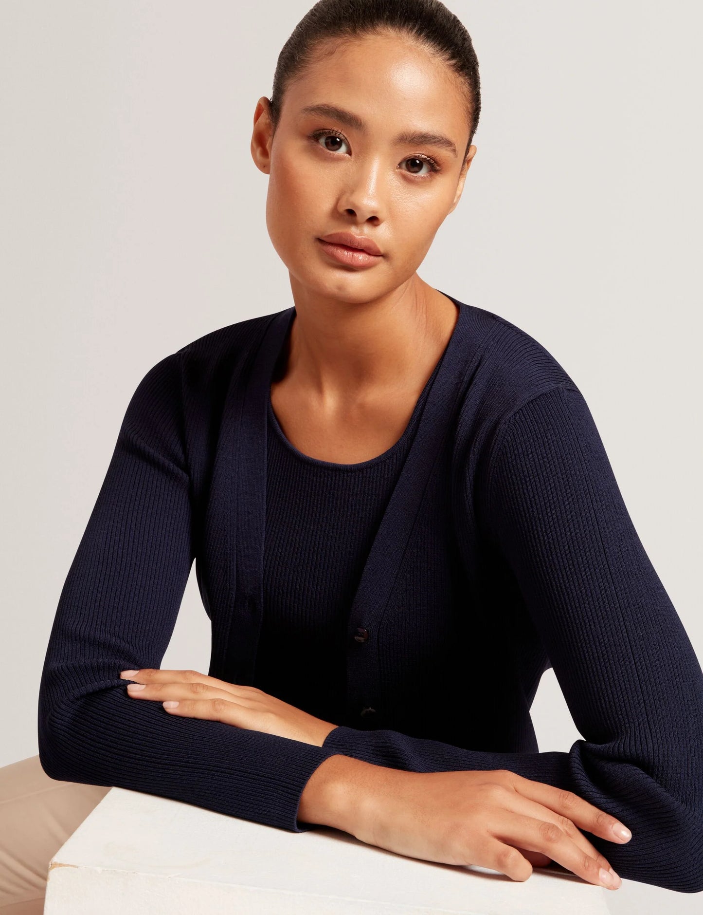 V-NECK CARDIGAN WITH RIB | CLASSIC NAVY
