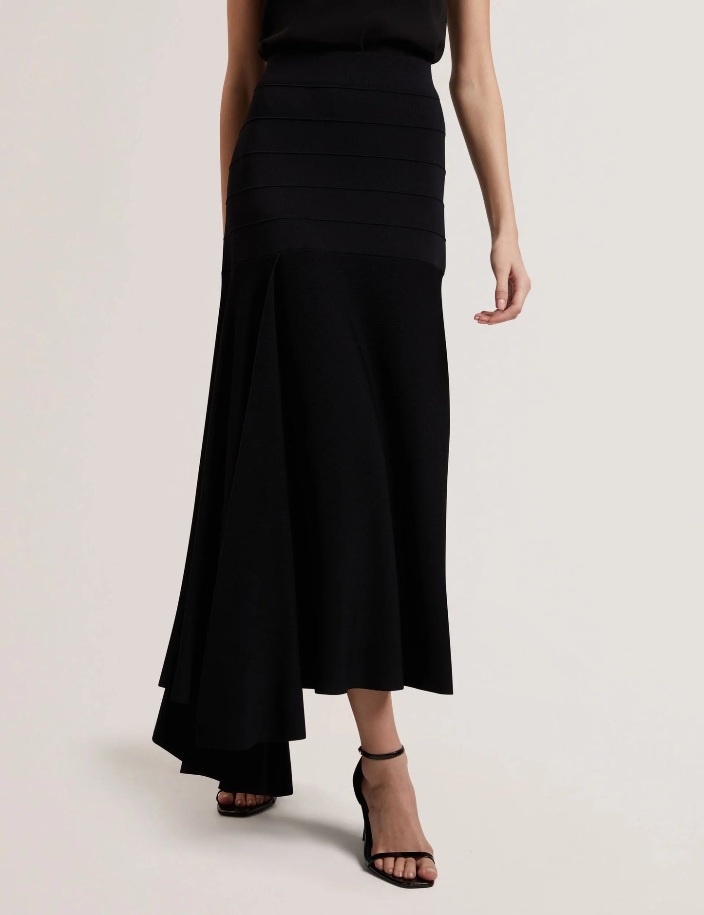 LAURRIE | BLACK