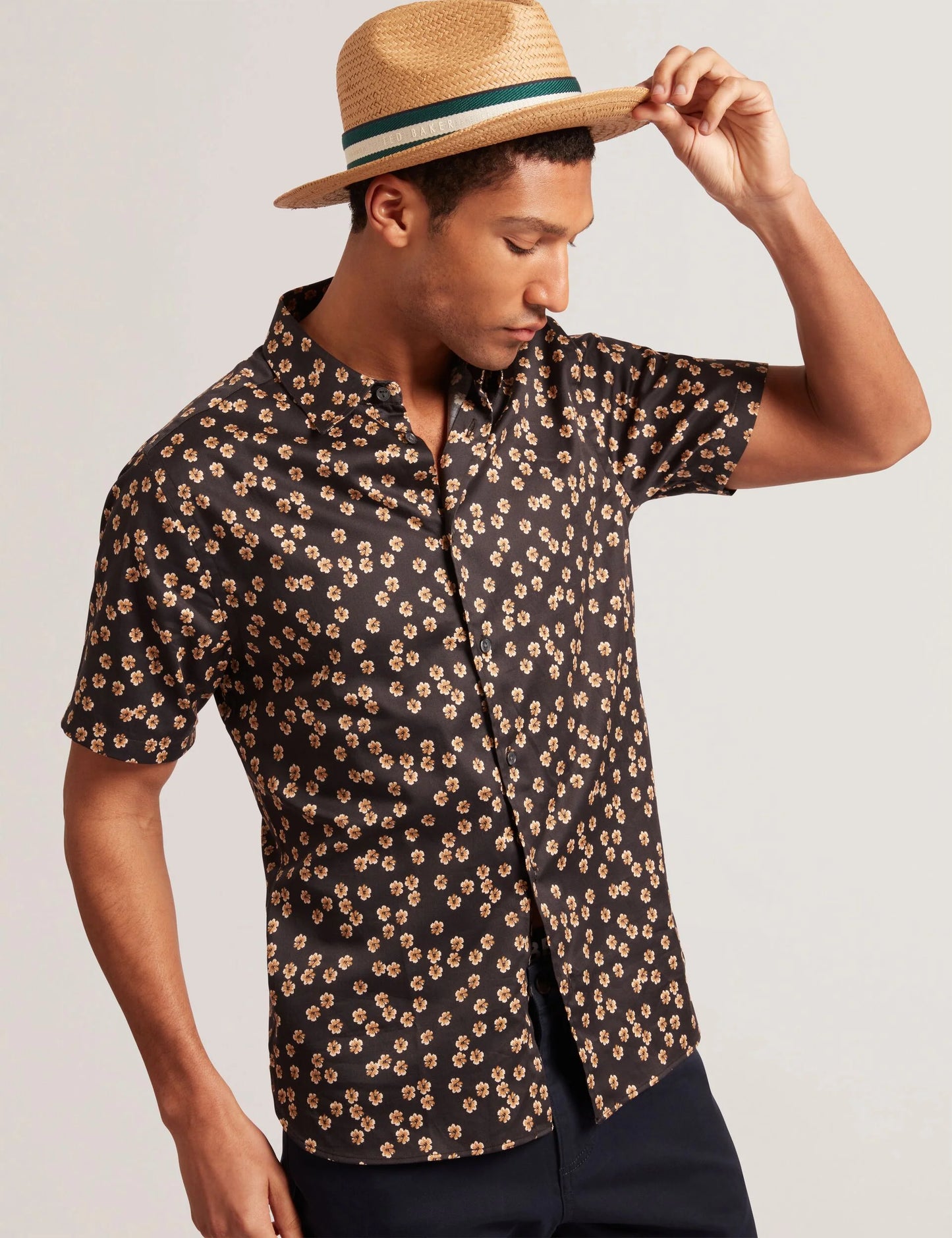 NIKSHO | BLACK