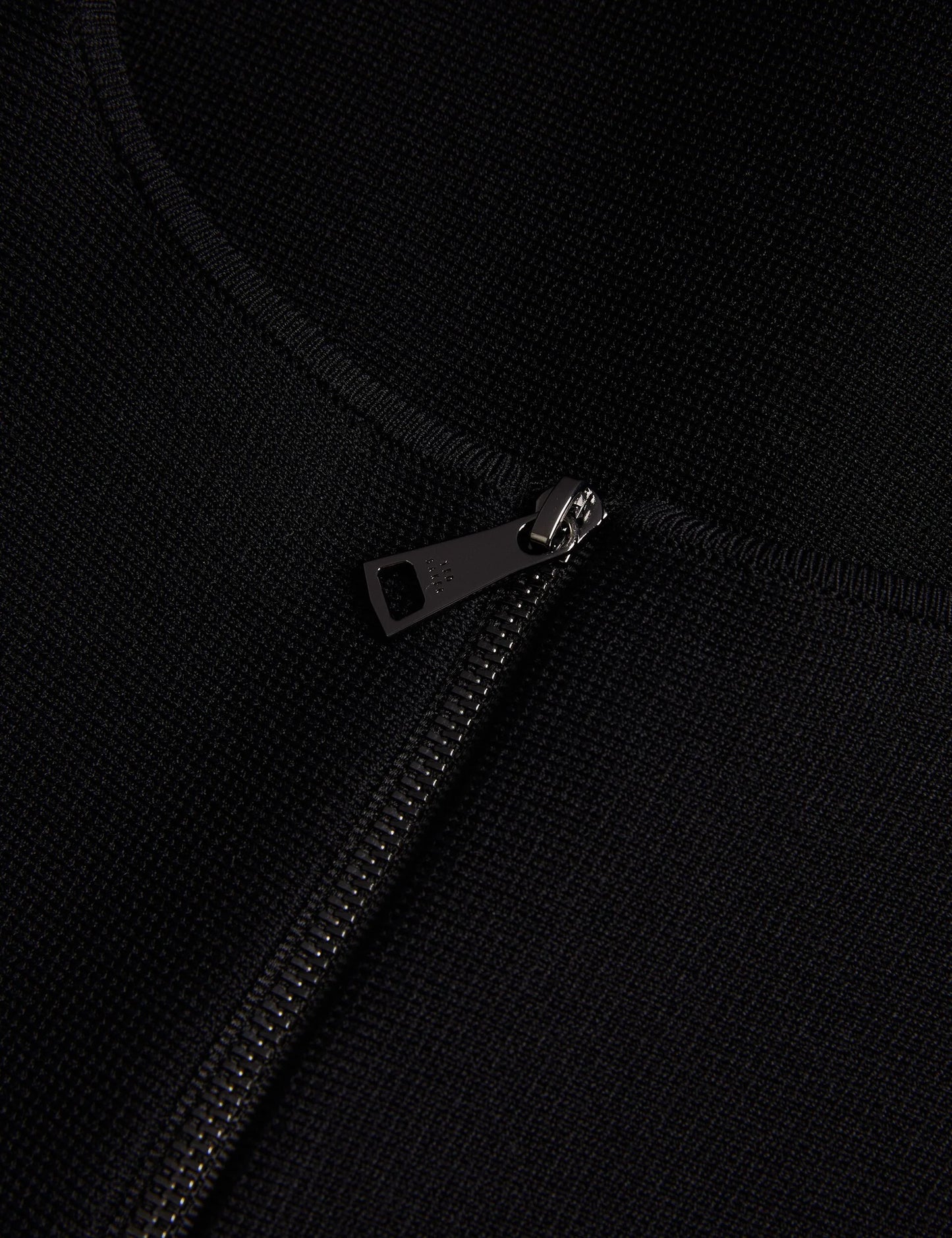 LOISSS | BLACK