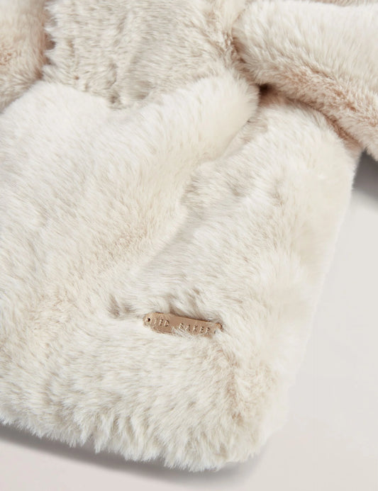 EMAAAAS | WHITE
