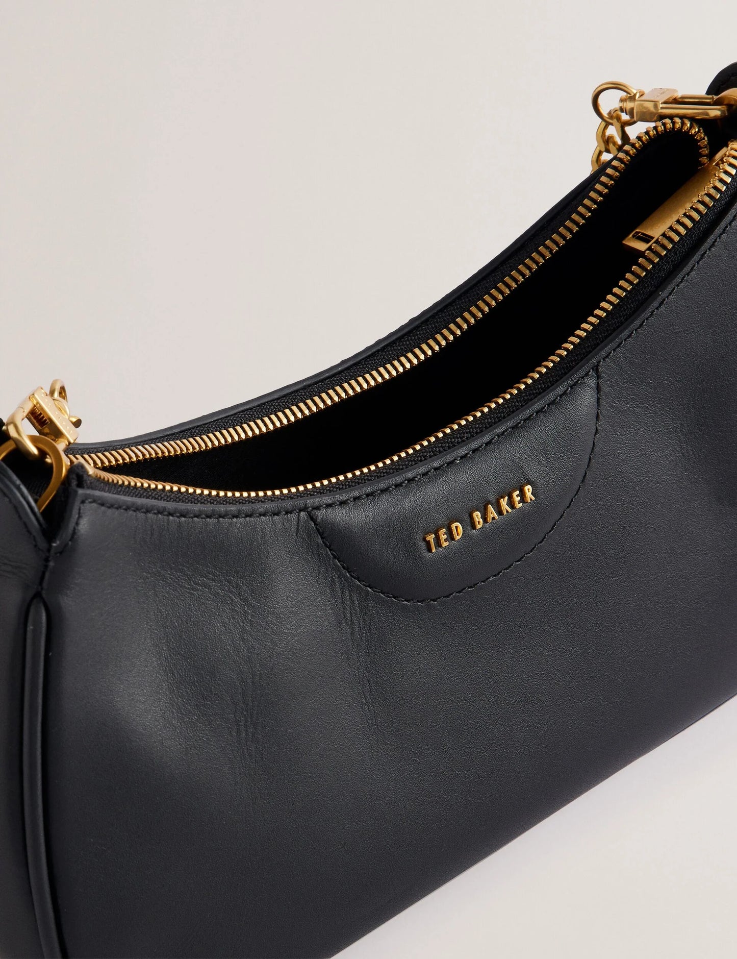 ESSIY | BLACK