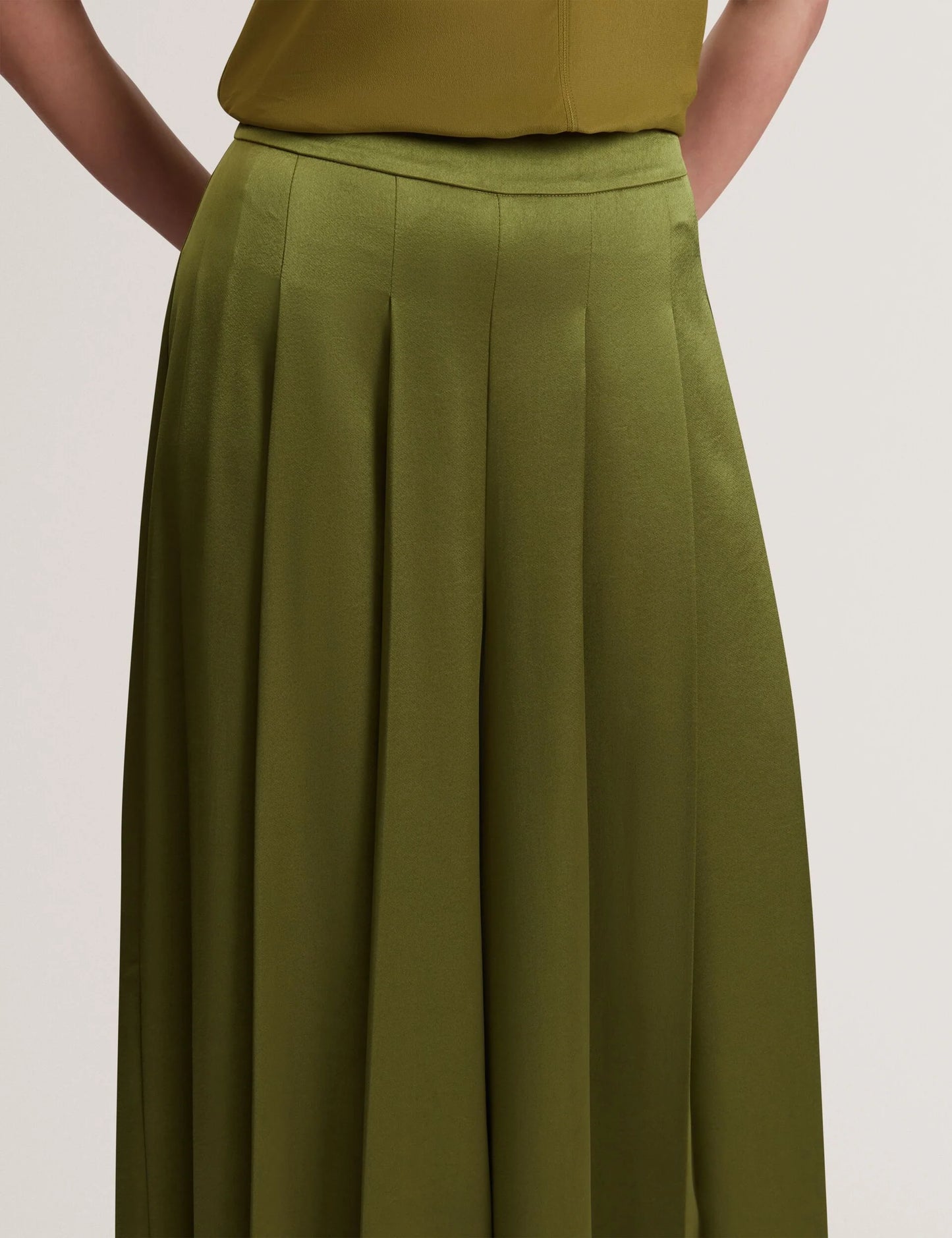 DUUVA | MID-GREEN