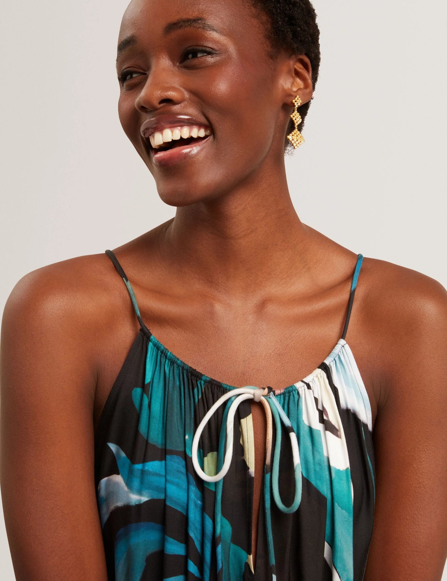ESKAA | BLACK