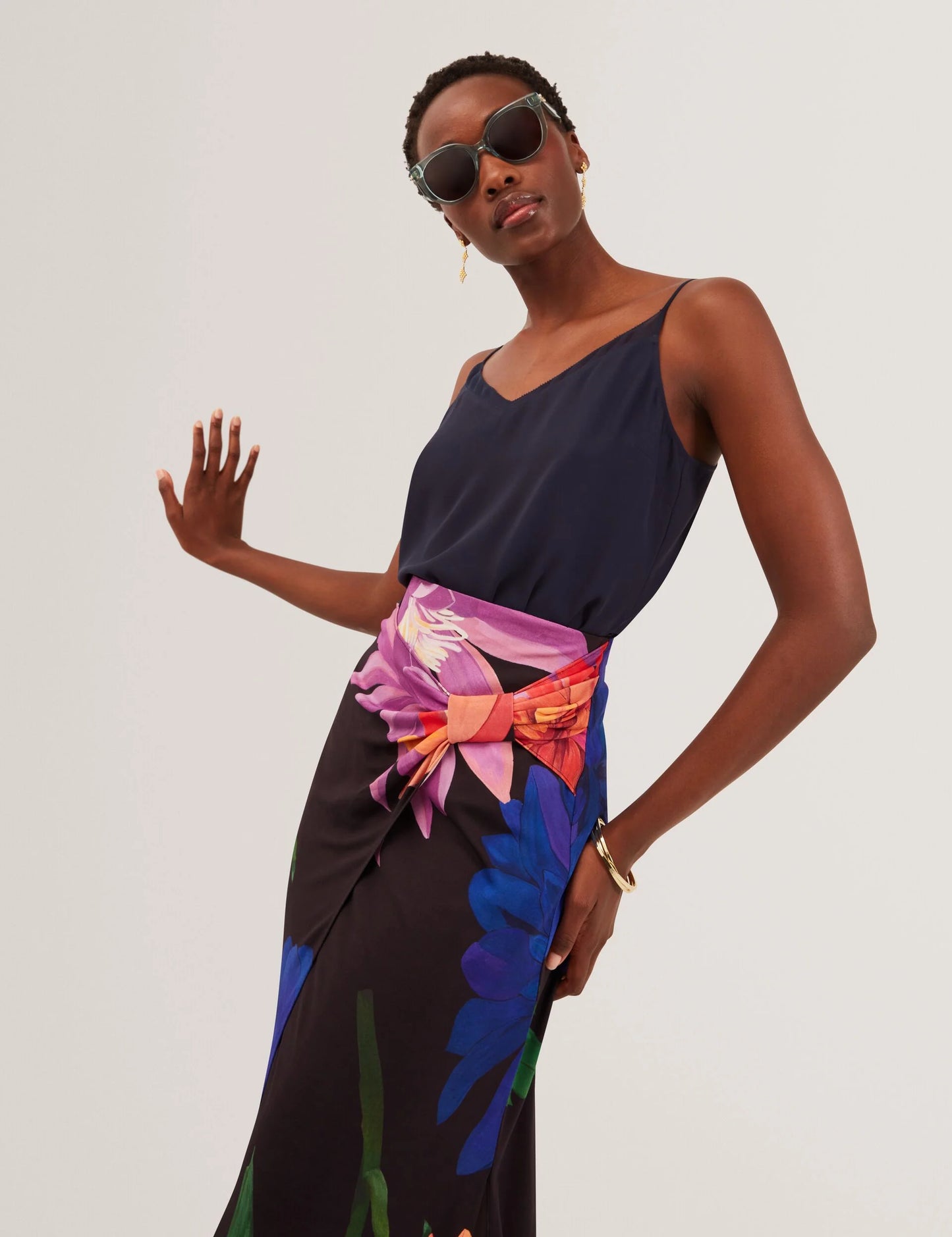 VARNIA | BLACK