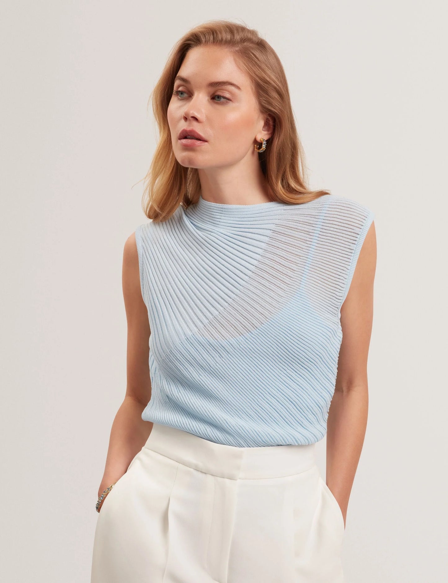 LAYYNII | PL-BLUE