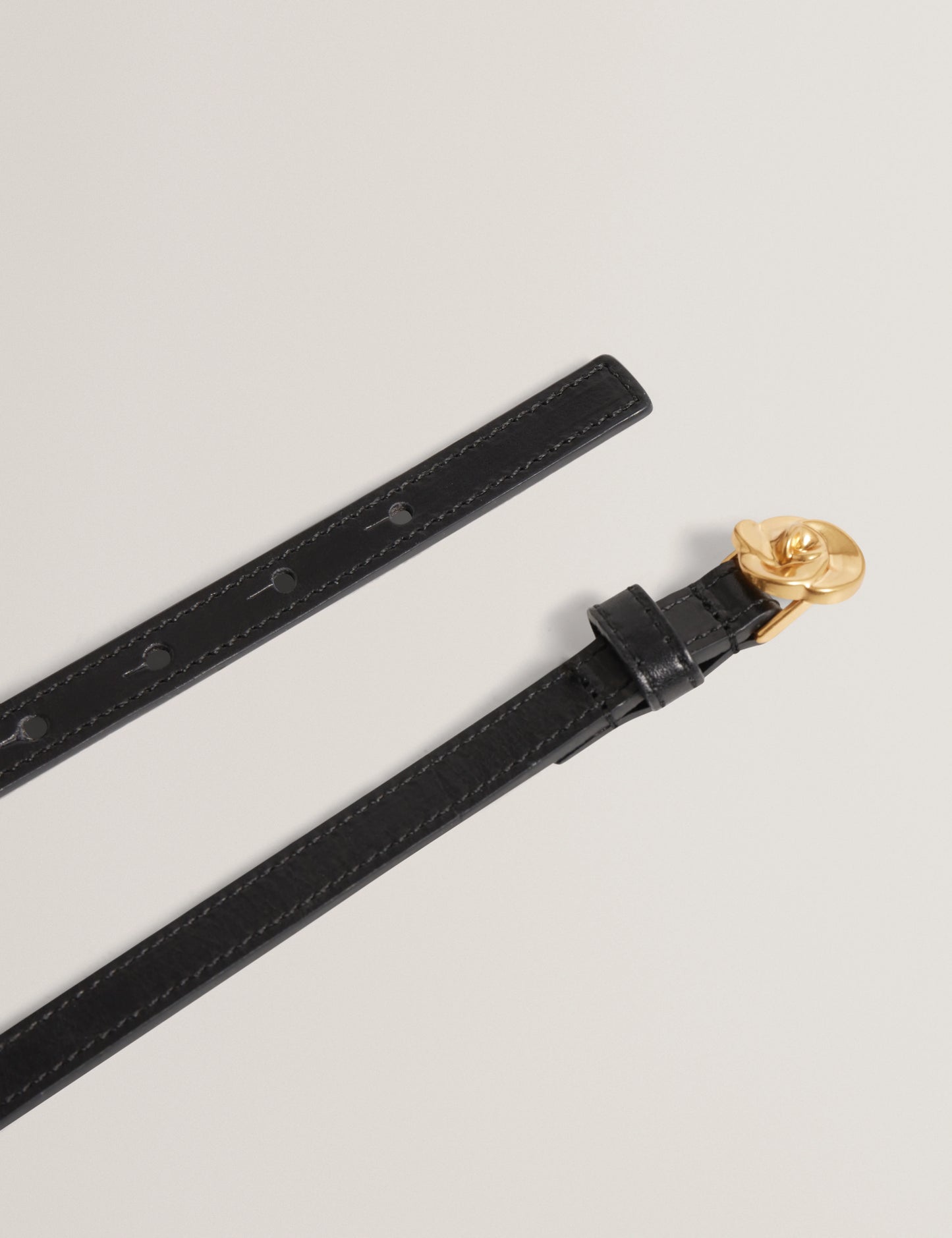 ROOSSI | BLACK