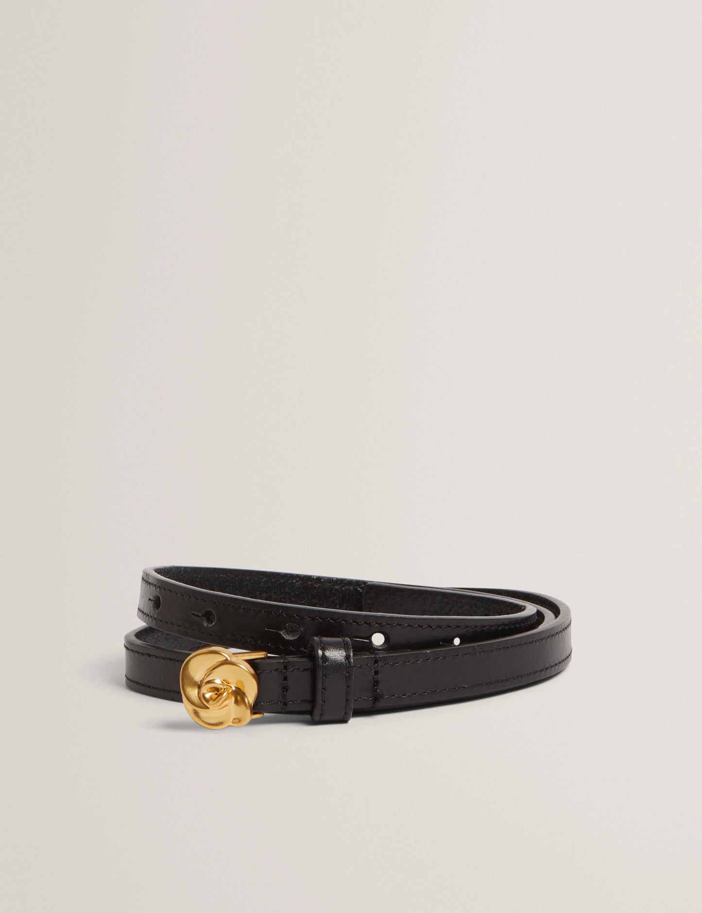 ROOSSI | BLACK