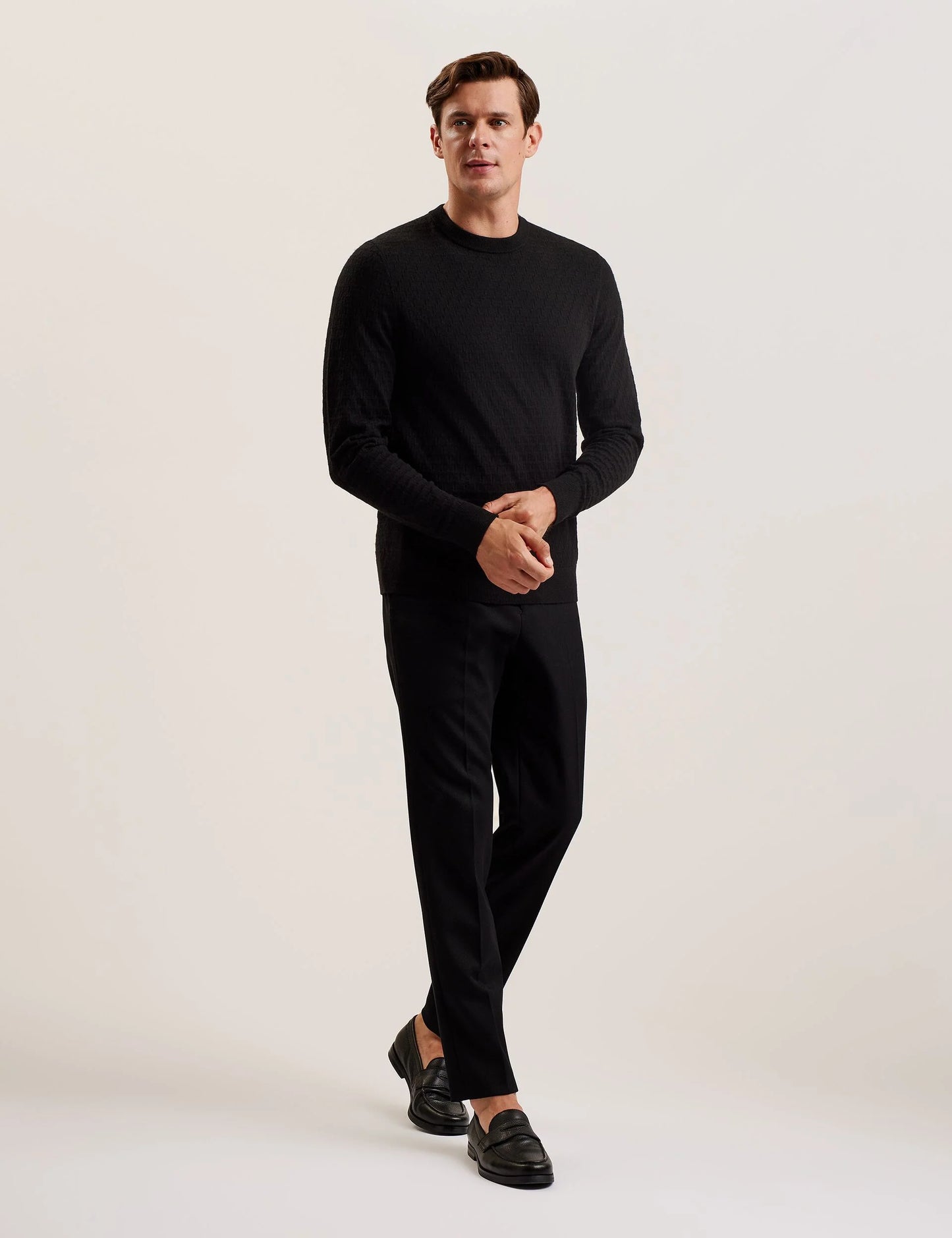 LOUNG | BLACK