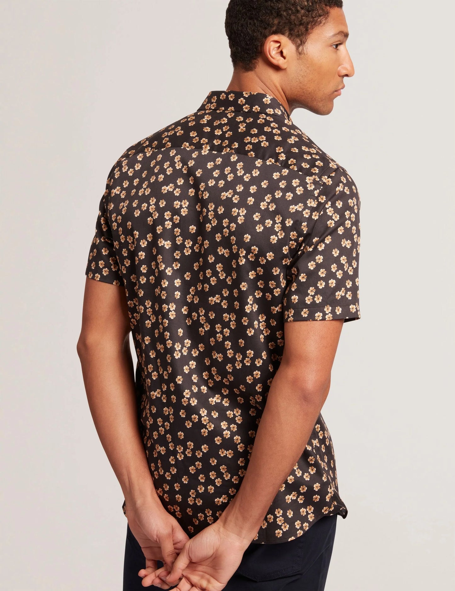 NIKSHO | BLACK