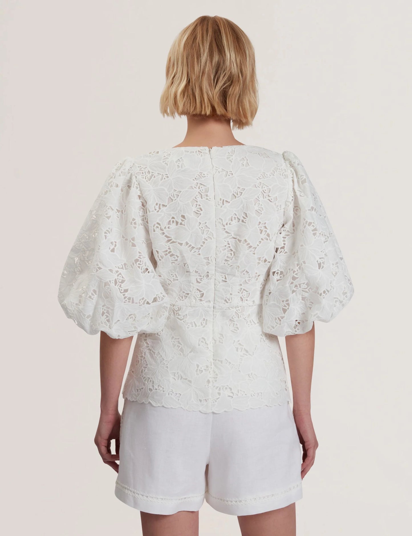 ELLARI | WHITE