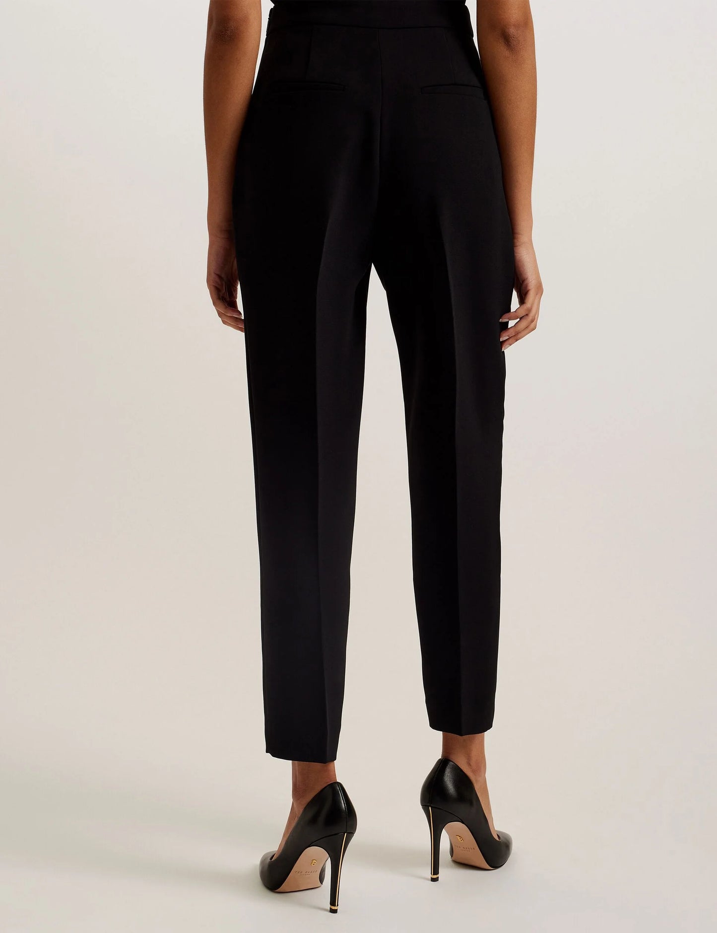 MANABTL | BLACK