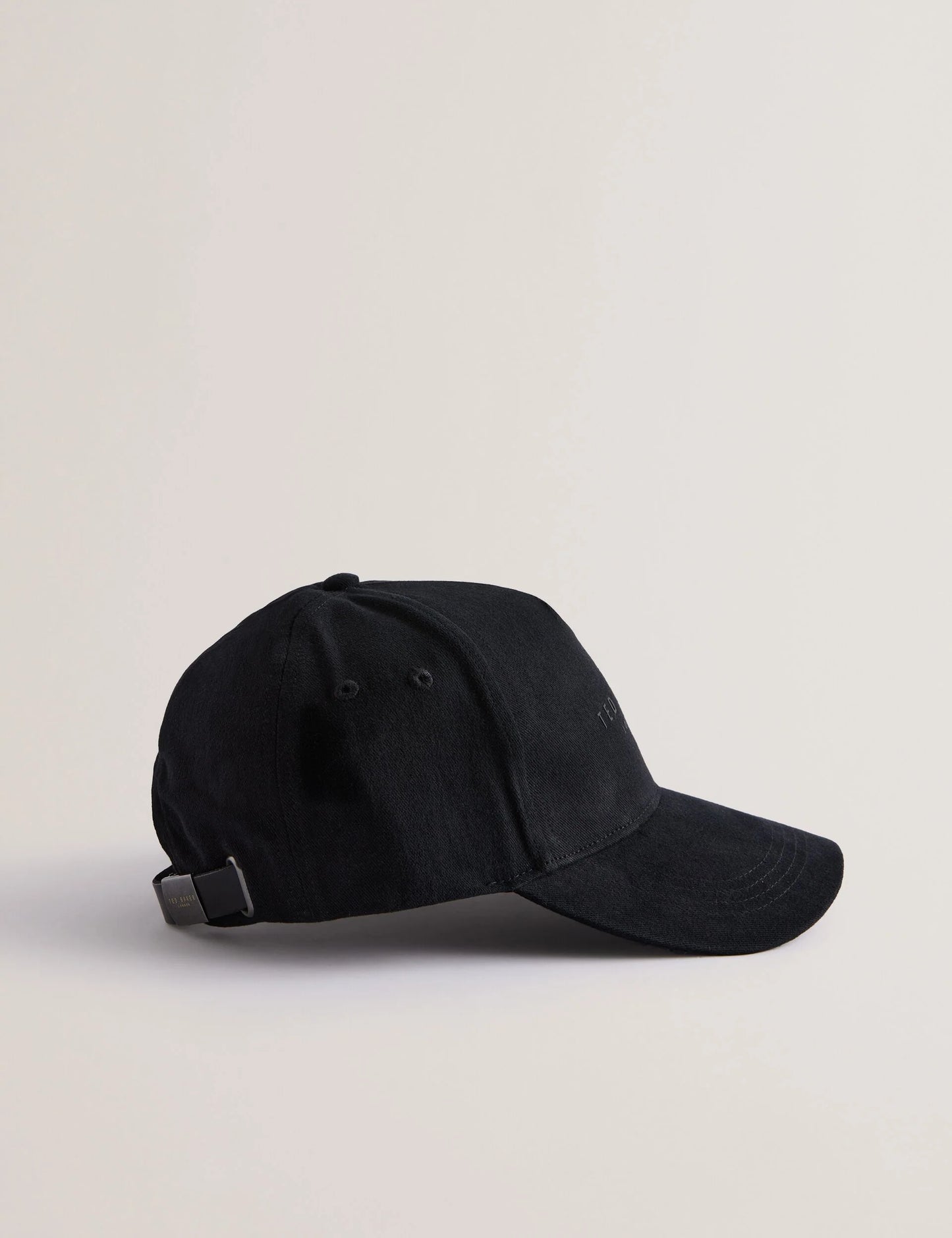 FREDDS | BLACK
