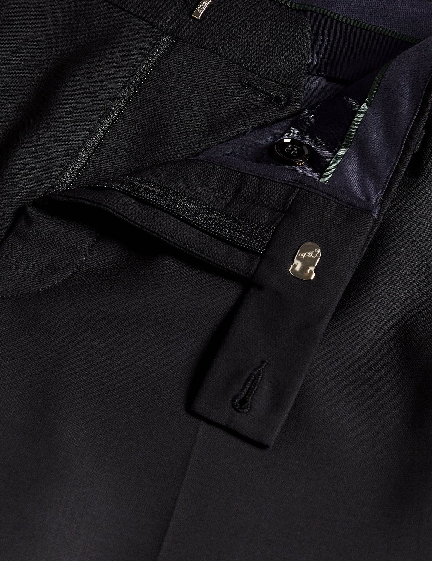 CLASSICS | BLACK