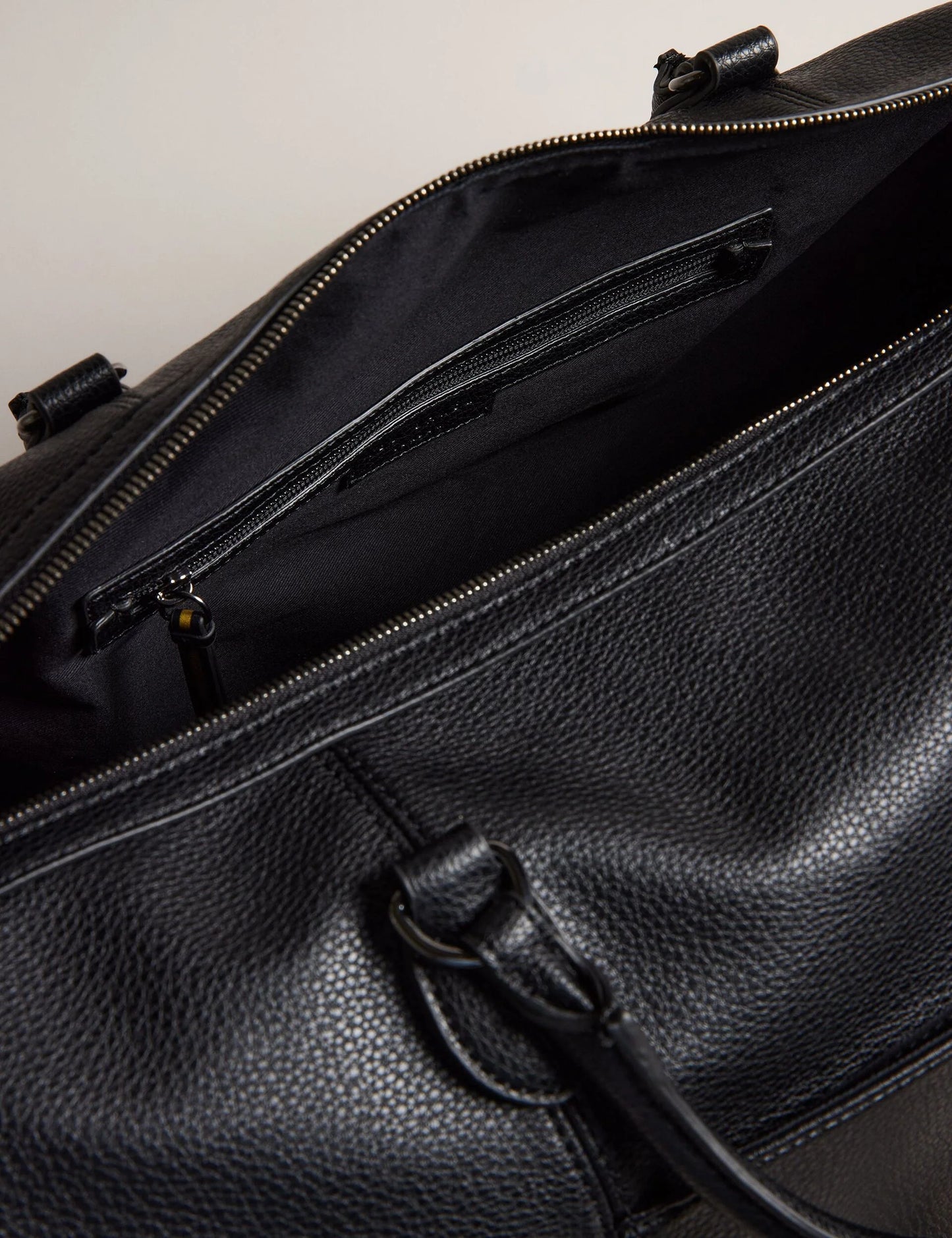 KALVIN | BLACK