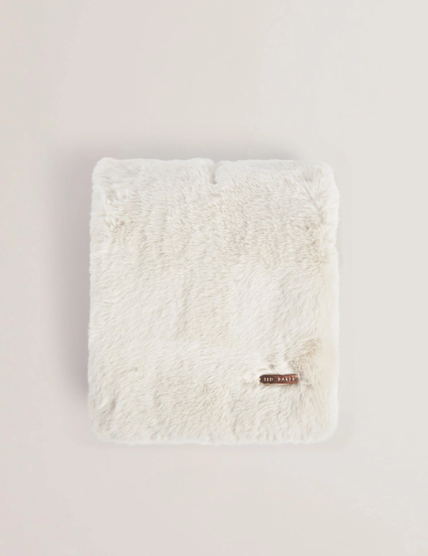 EMAAAAS | WHITE