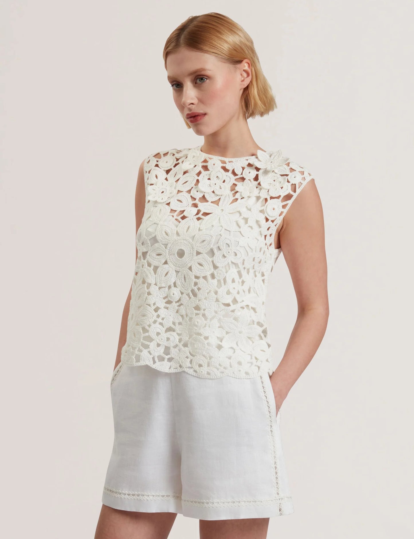 JOYYRA | WHITE
