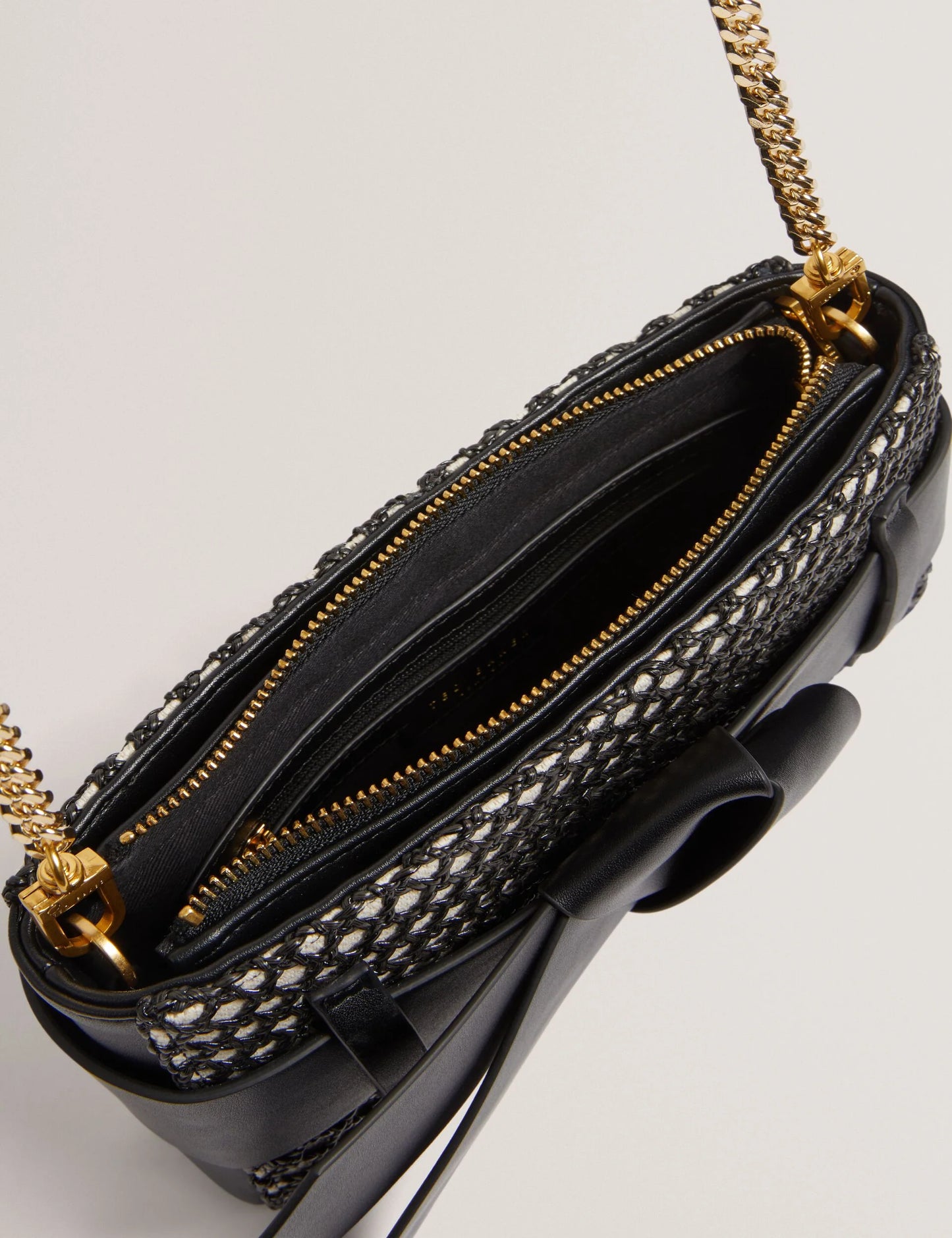 JEESIE | BLACK
